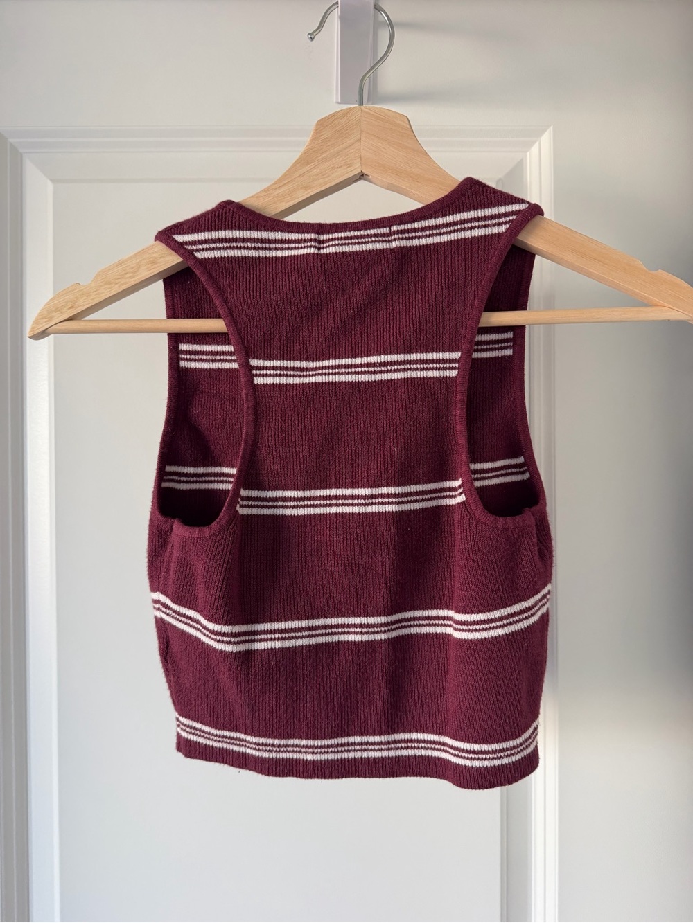 House of Harlow 1960 Burgundy and White Striped Knit Crop Tank - Picture 2 of 3